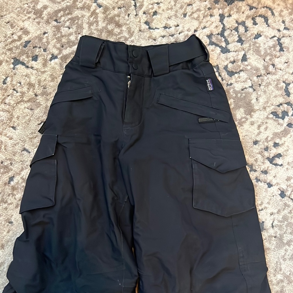 Boys XS (5-6) Patagonia snow pants.
